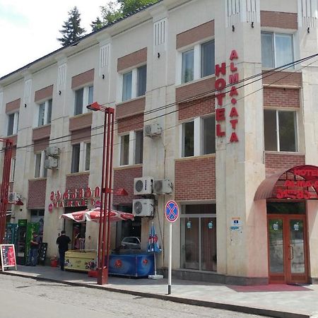 Alma-Ata Hotel Bordschomi Exterior foto