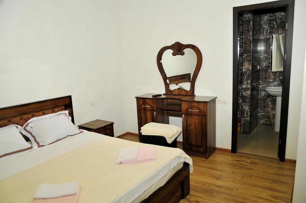 Alma-Ata Hotel Bordschomi Zimmer foto