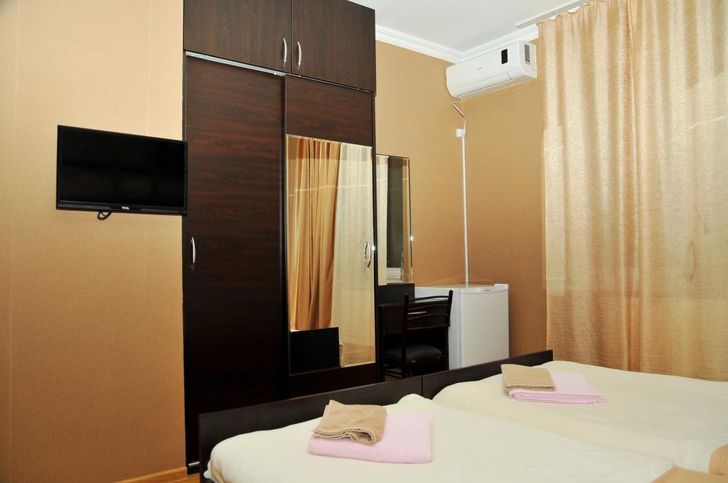 Alma-Ata Hotel Bordschomi Zimmer foto